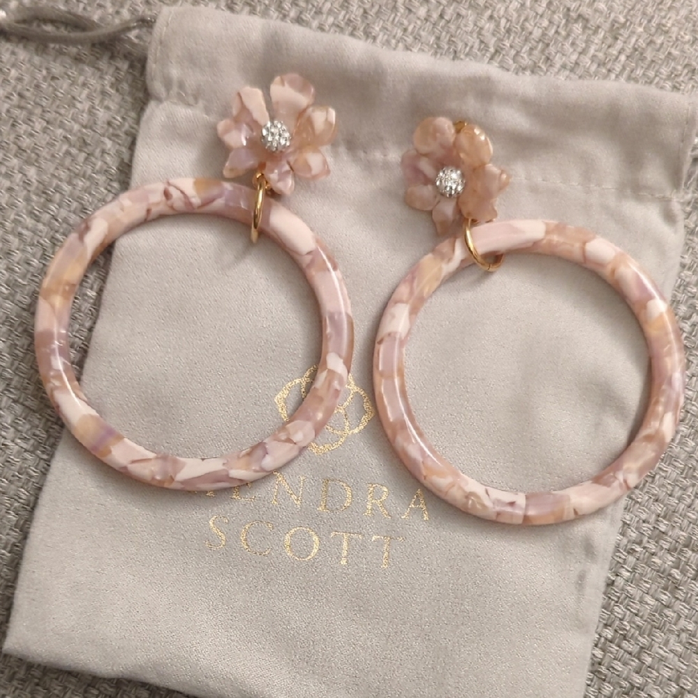 Lele Sadoughi Blush Wallflower Hoop Earrings clip on